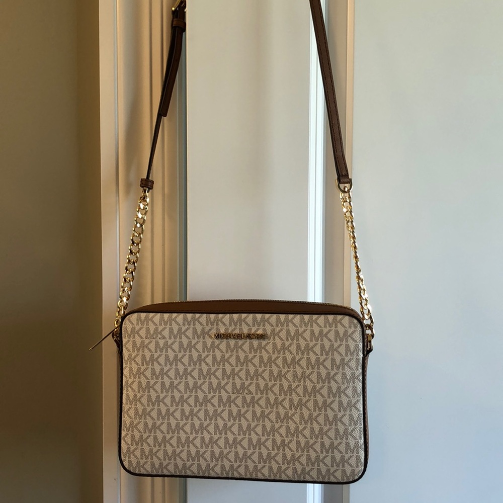 New Michael kors crossbody